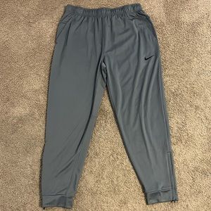 Nike Totality Dri-FIT Tapered Pants